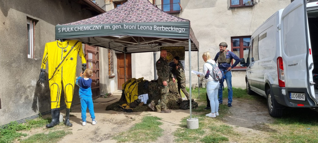 Tarnowskie Góry. Piknik i gra miejska z mundurowymi