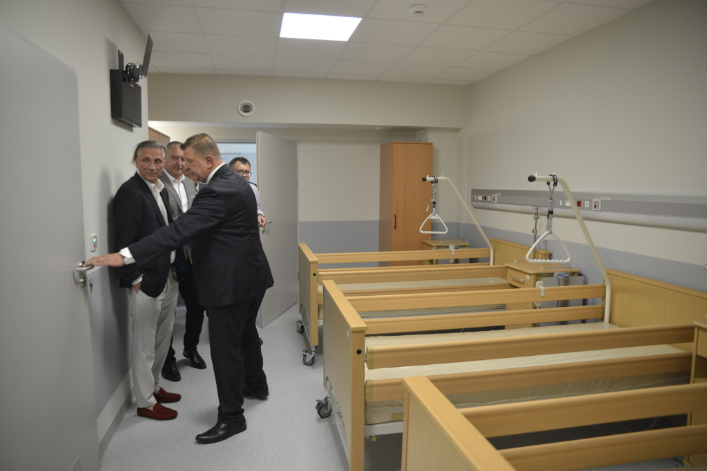 Tarnowskie Góry. Oddział oddany do użytku  przed teminem