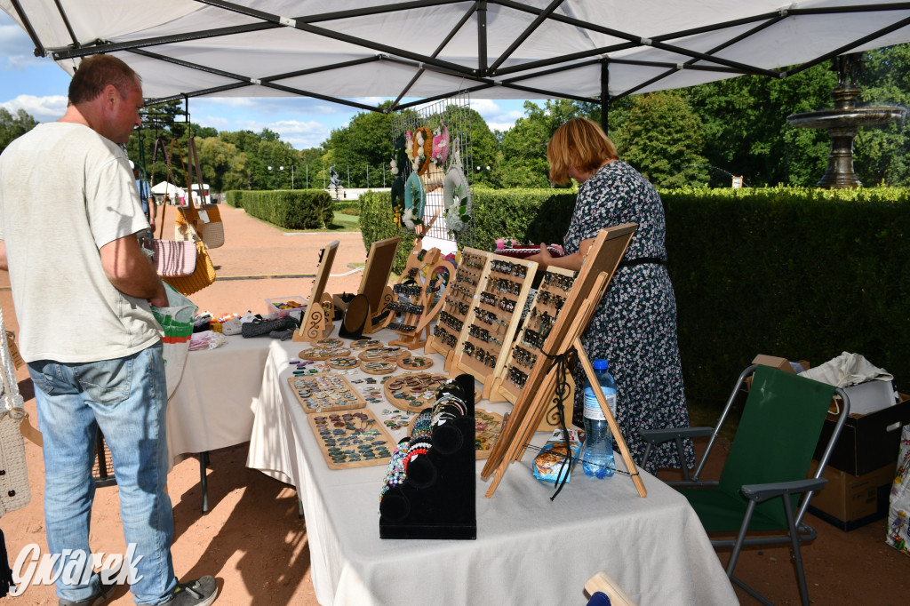 Świerklaniec. Dożynki w parku, pyszności przed pałacem