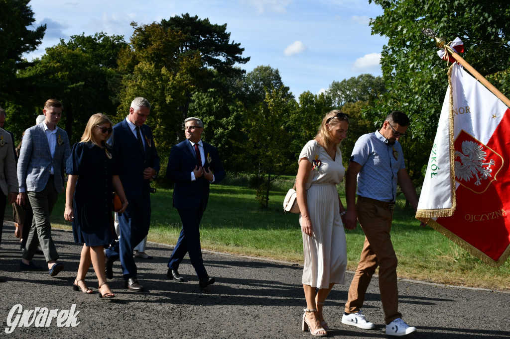 Świerklaniec. Dożynki w parku, pyszności przed pałacem