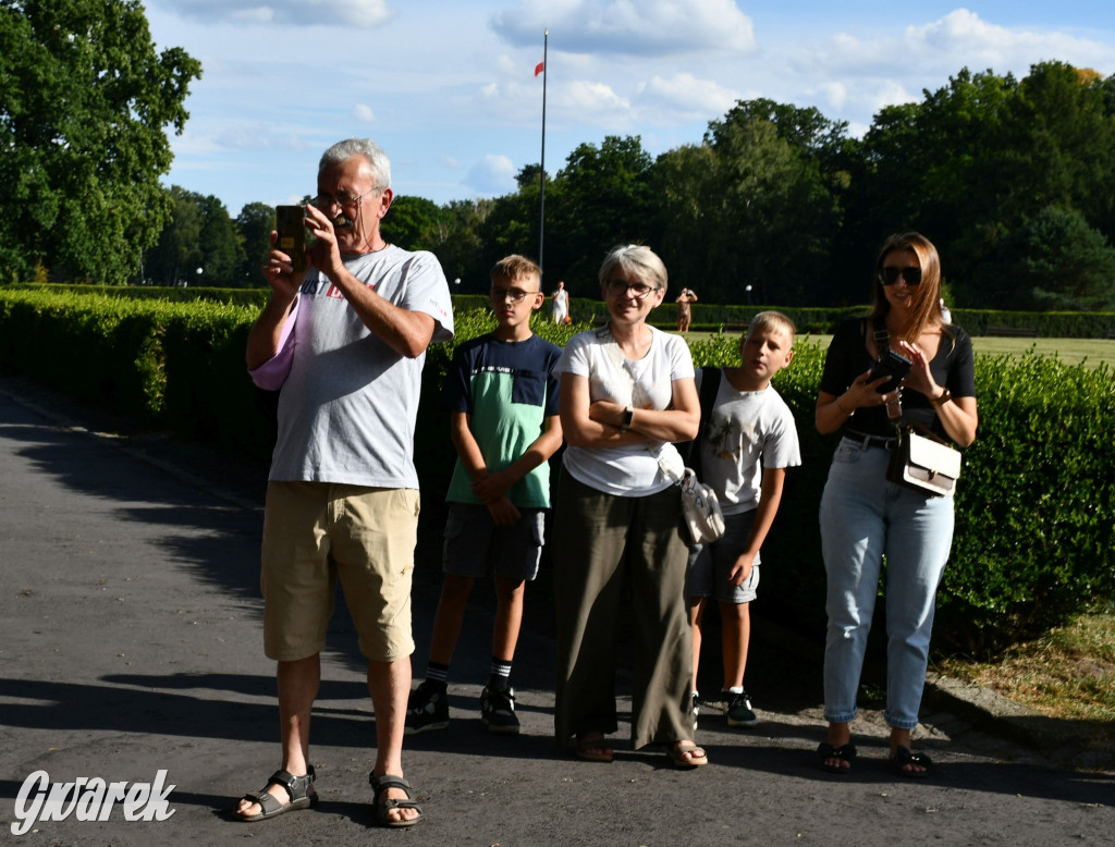 Świerklaniec. Dożynki w parku, pyszności przed pałacem
