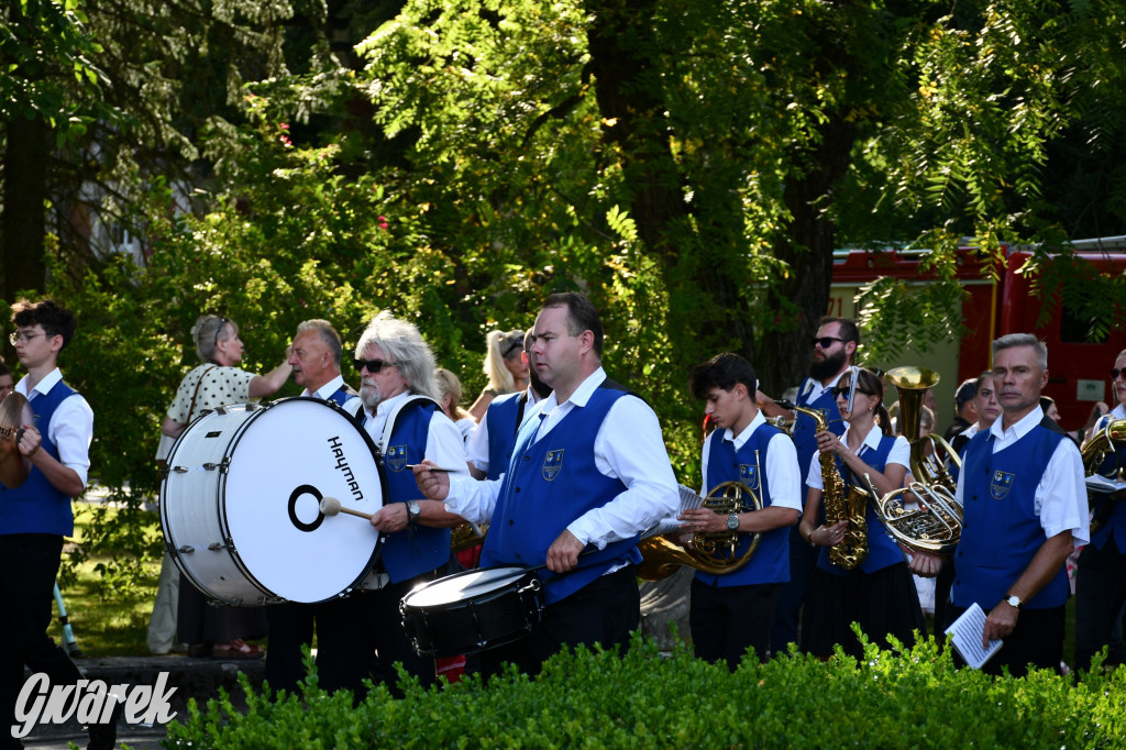 Świerklaniec. Dożynki w parku, pyszności przed pałacem