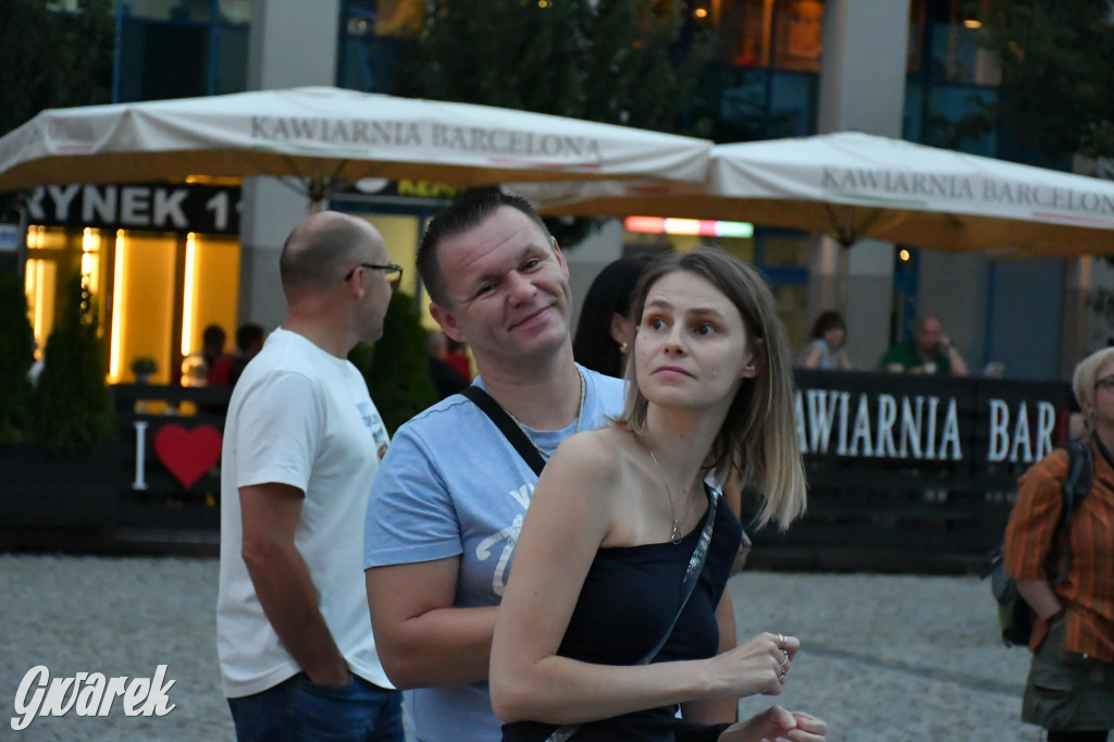 Tarnogórski rynek - muzyka na żywo i taniec pod chmurką