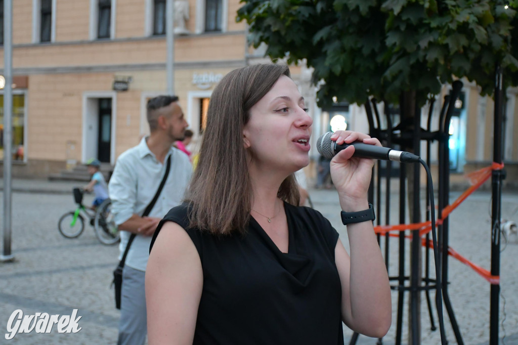 Tarnogórski rynek - muzyka na żywo i taniec pod chmurką