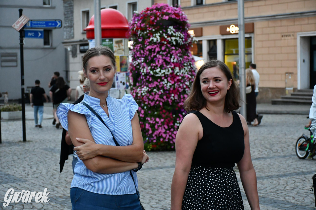 Tarnogórski rynek - muzyka na żywo i taniec pod chmurką