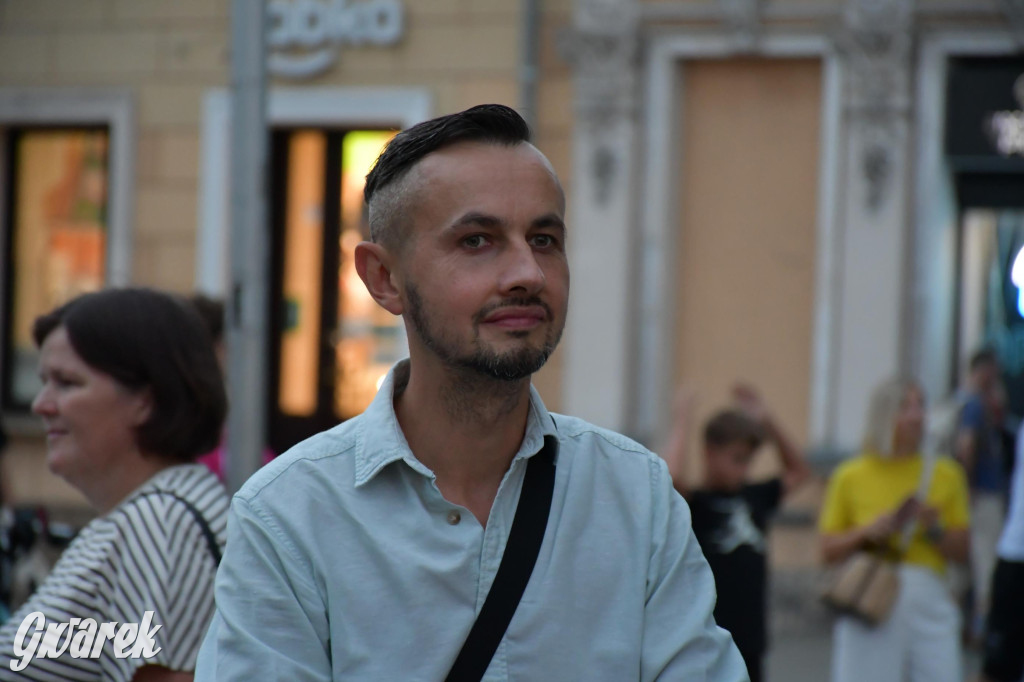 Tarnogórski rynek - muzyka na żywo i taniec pod chmurką