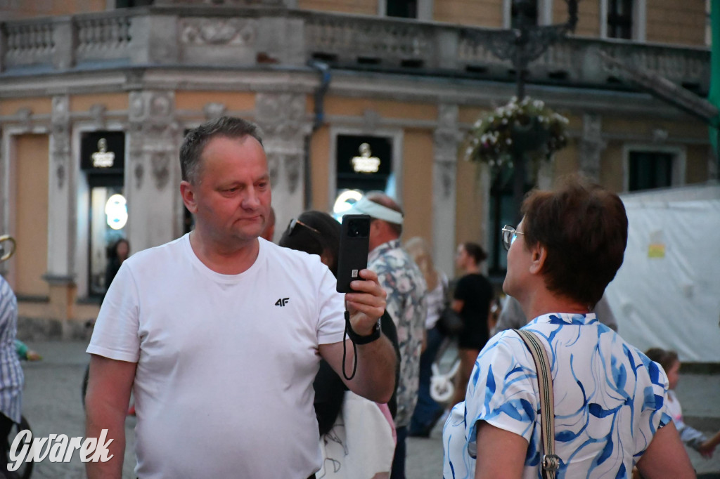 Tarnogórski rynek - muzyka na żywo i taniec pod chmurką