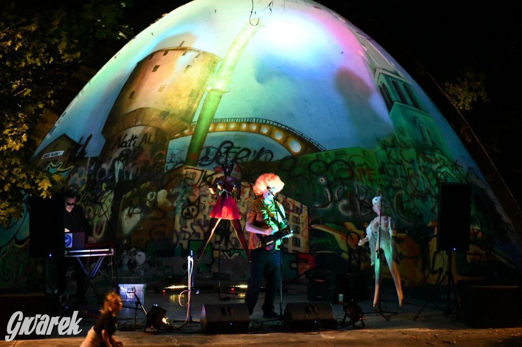 Strzybnica. Człowiek Widmo w parku Hutnika