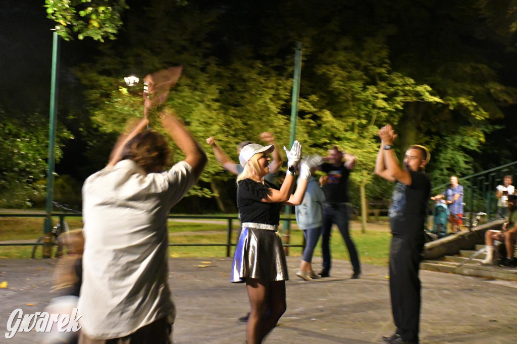 Strzybnica. Człowiek Widmo w parku Hutnika