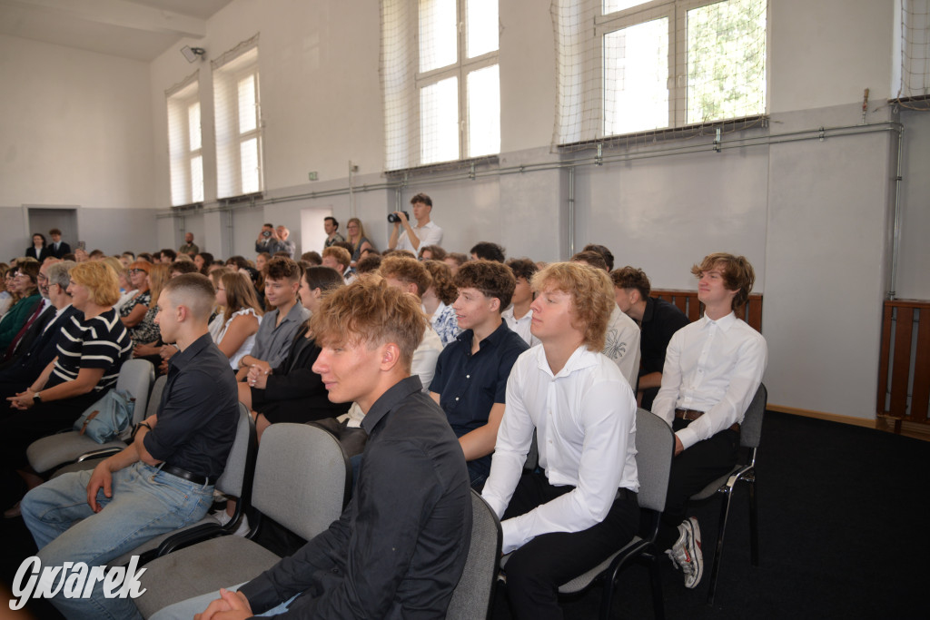 Tarnowskie Góry. Początek roku szkolnego w Sempie