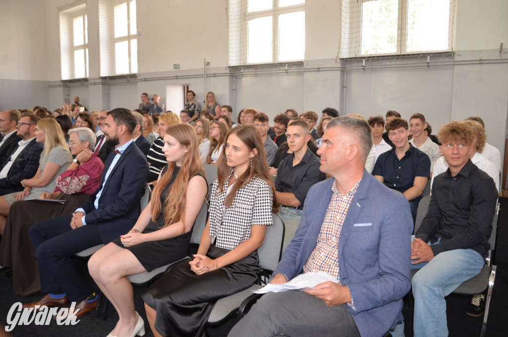 Tarnowskie Góry. Początek roku szkolnego w Sempie