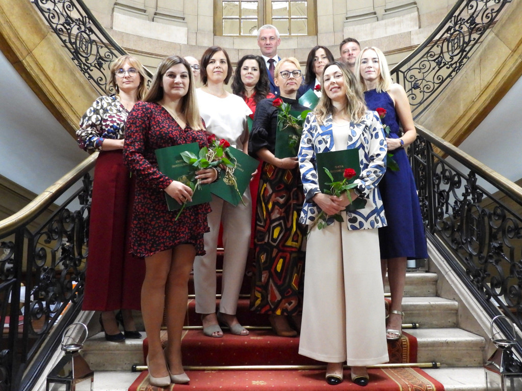 Świerklaniec. Ci nauczyciele cieszą się z awansu