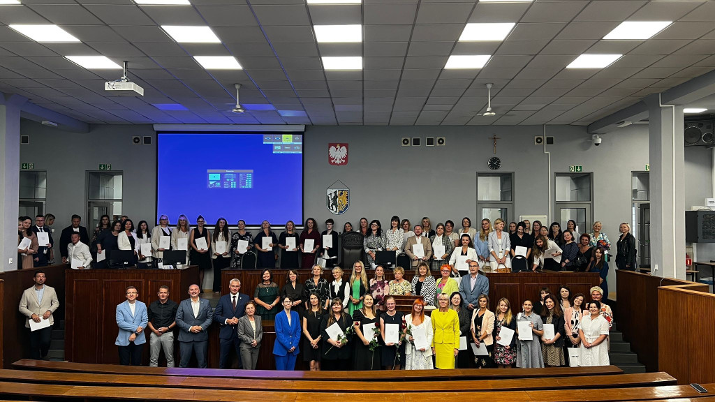 Świerklaniec. Ci nauczyciele cieszą się z awansu