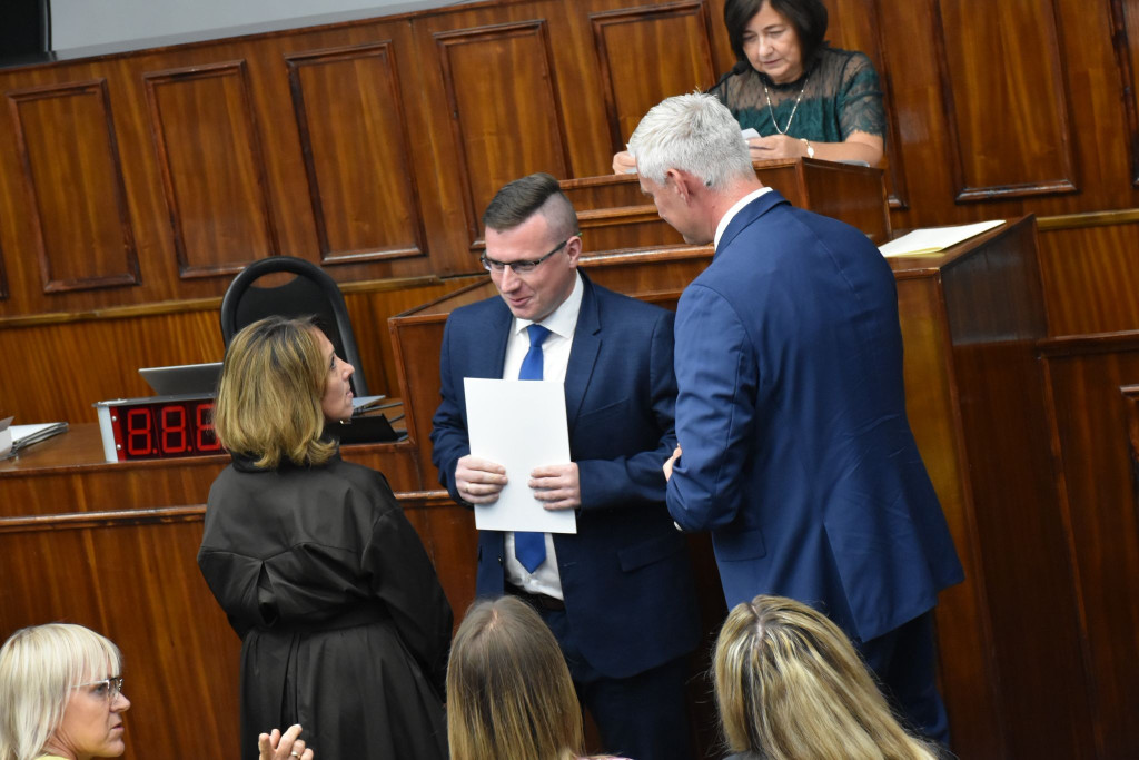 Świerklaniec. Ci nauczyciele cieszą się z awansu