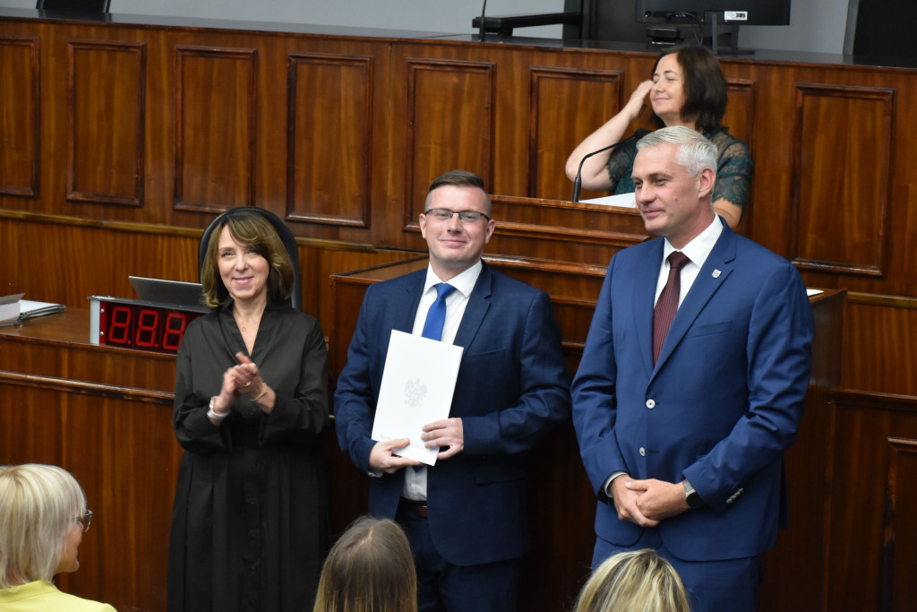 Świerklaniec. Ci nauczyciele cieszą się z awansu