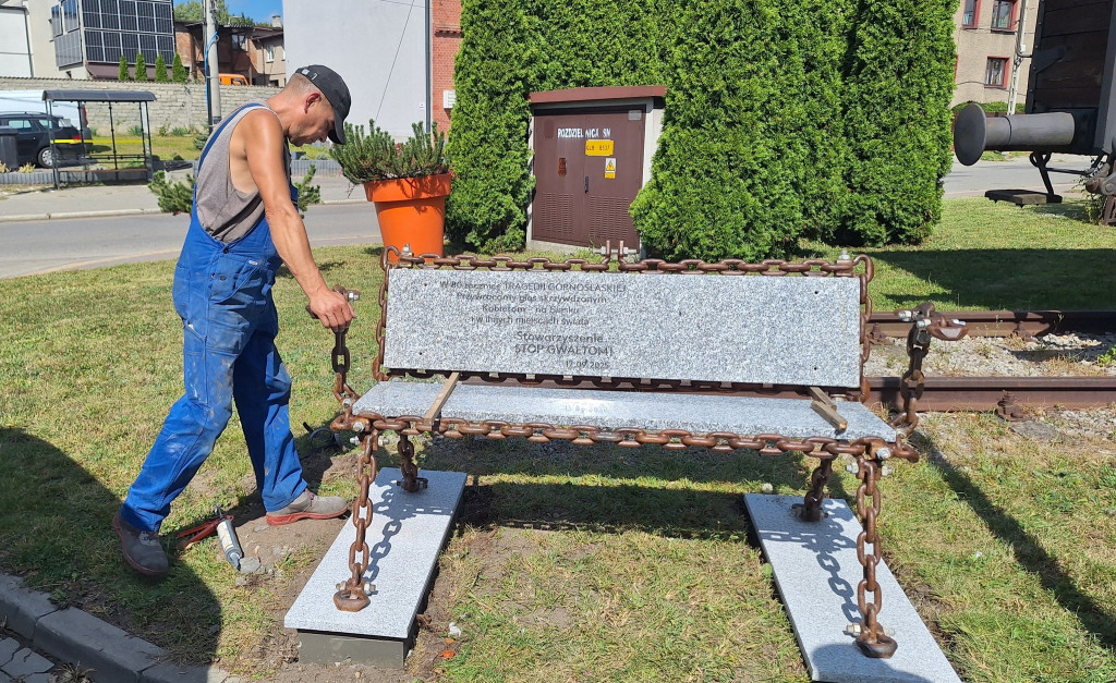 Radzionków. Stop gwałtom i Dąb Pokoju