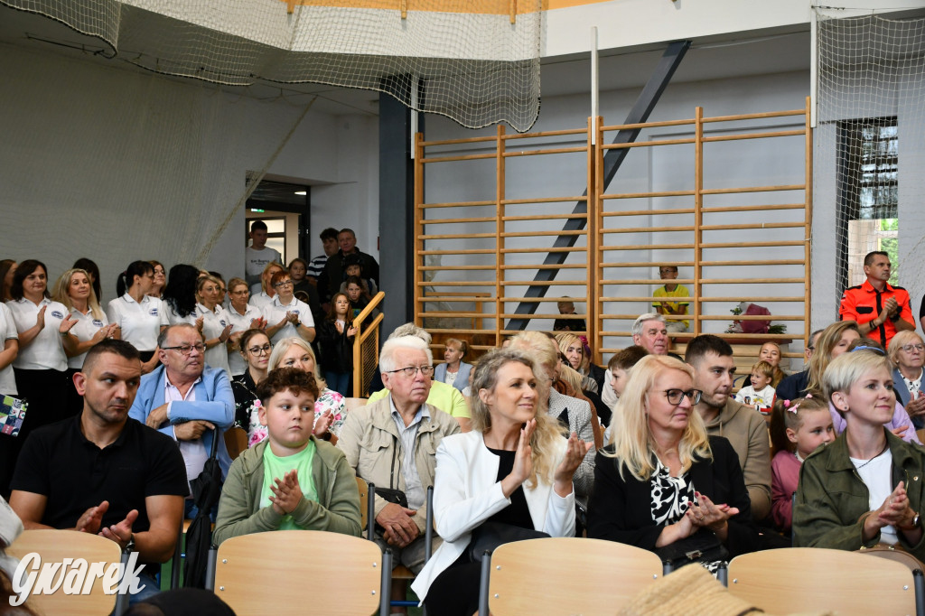 Repty Śląskie. Szkoła po przebudowie. Jak śląski dom