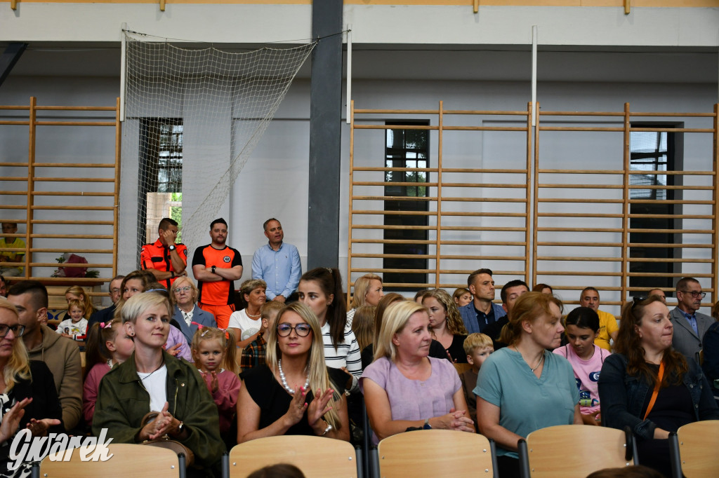 Repty Śląskie. Szkoła po przebudowie. Jak śląski dom