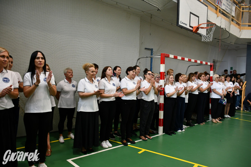 Repty Śląskie. Szkoła po przebudowie. Jak śląski dom