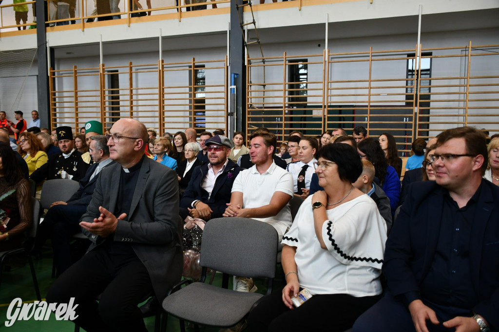 Repty Śląskie. Szkoła po przebudowie. Jak śląski dom