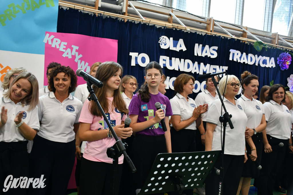 Repty Śląskie. Szkoła po przebudowie. Jak śląski dom