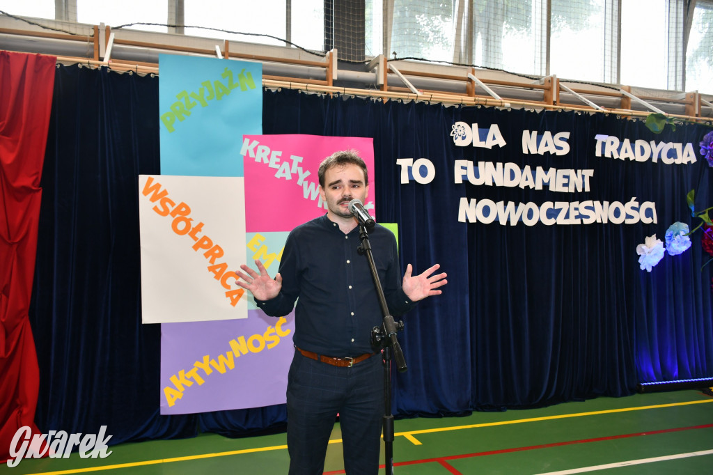 Repty Śląskie. Szkoła po przebudowie. Jak śląski dom