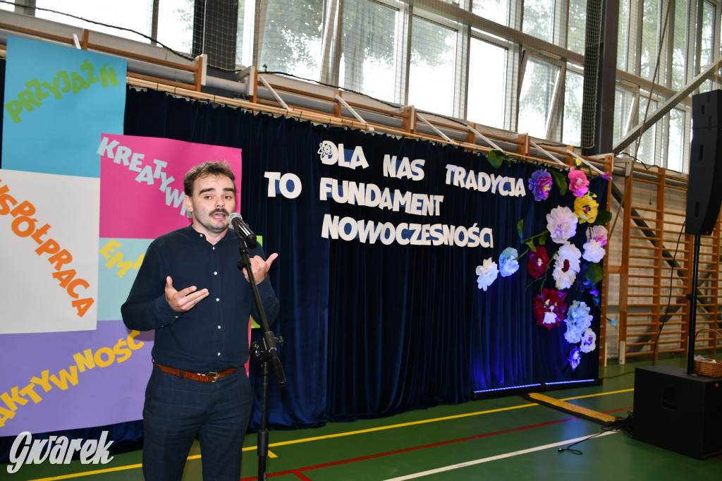 Repty Śląskie. Szkoła po przebudowie. Jak śląski dom