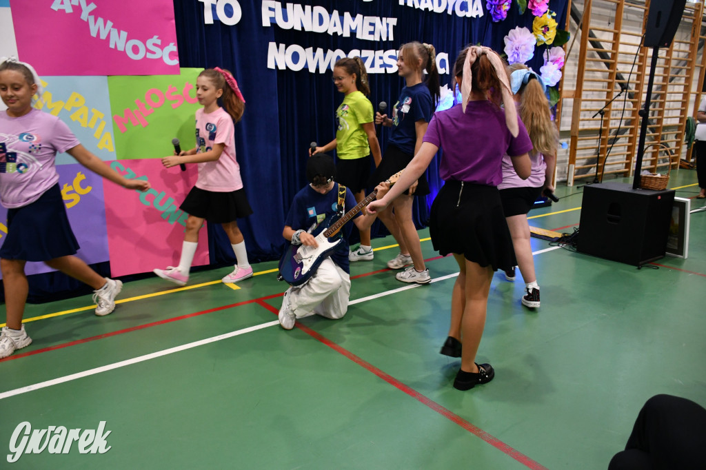 Repty Śląskie. Szkoła po przebudowie. Jak śląski dom