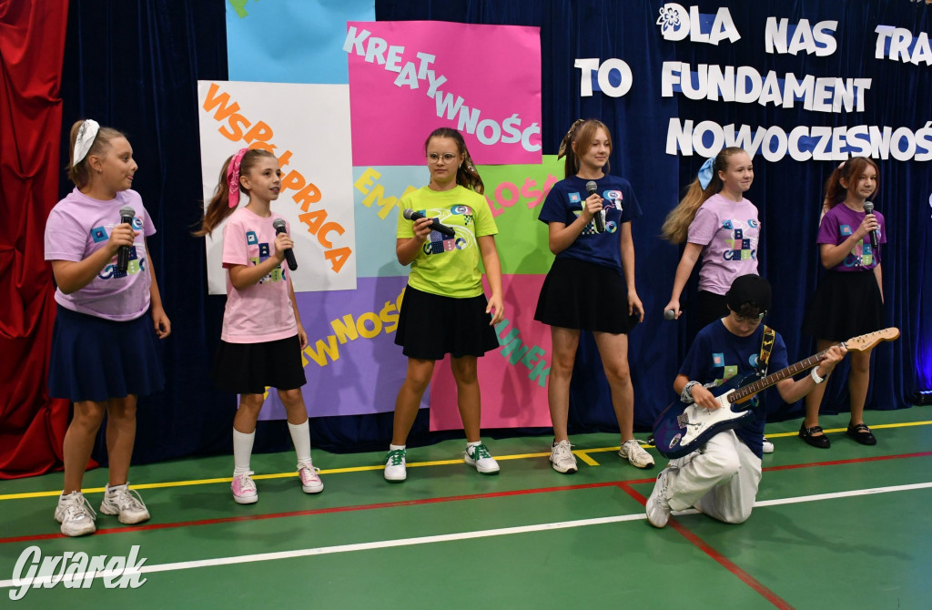 Repty Śląskie. Szkoła po przebudowie. Jak śląski dom