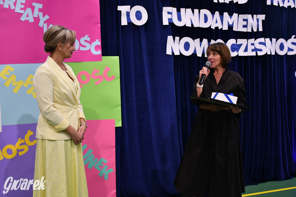 Repty Śląskie. Szkoła po przebudowie. Jak śląski dom