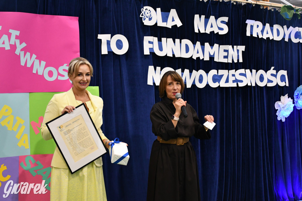 Repty Śląskie. Szkoła po przebudowie. Jak śląski dom