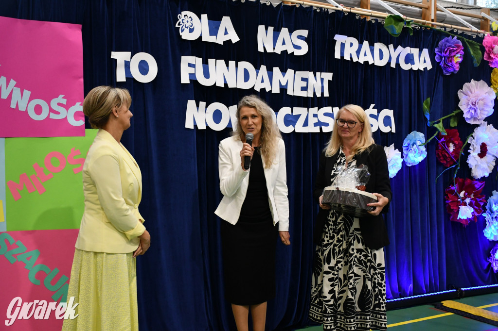 Repty Śląskie. Szkoła po przebudowie. Jak śląski dom