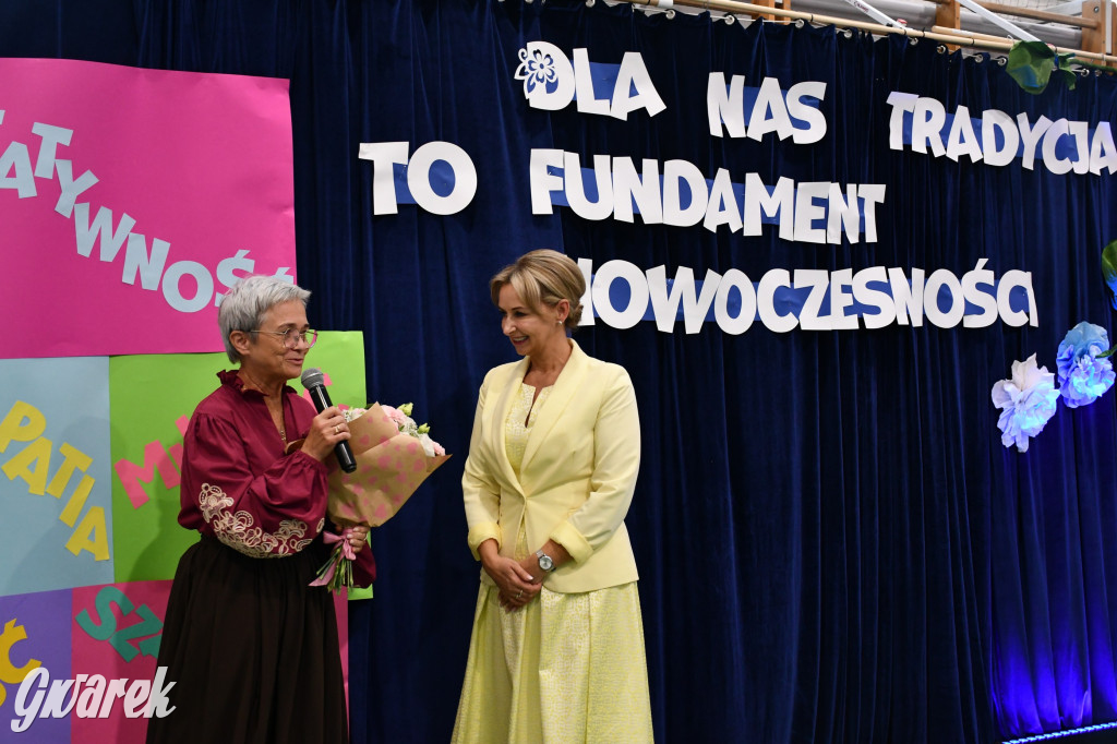 Repty Śląskie. Szkoła po przebudowie. Jak śląski dom