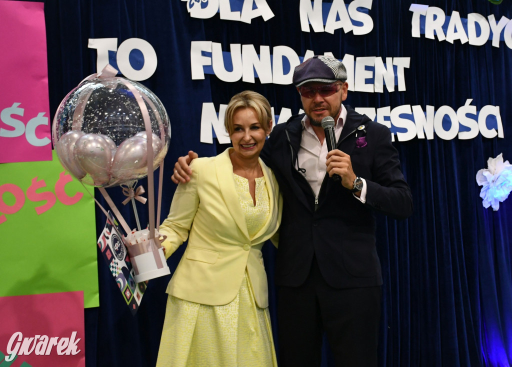 Repty Śląskie. Szkoła po przebudowie. Jak śląski dom