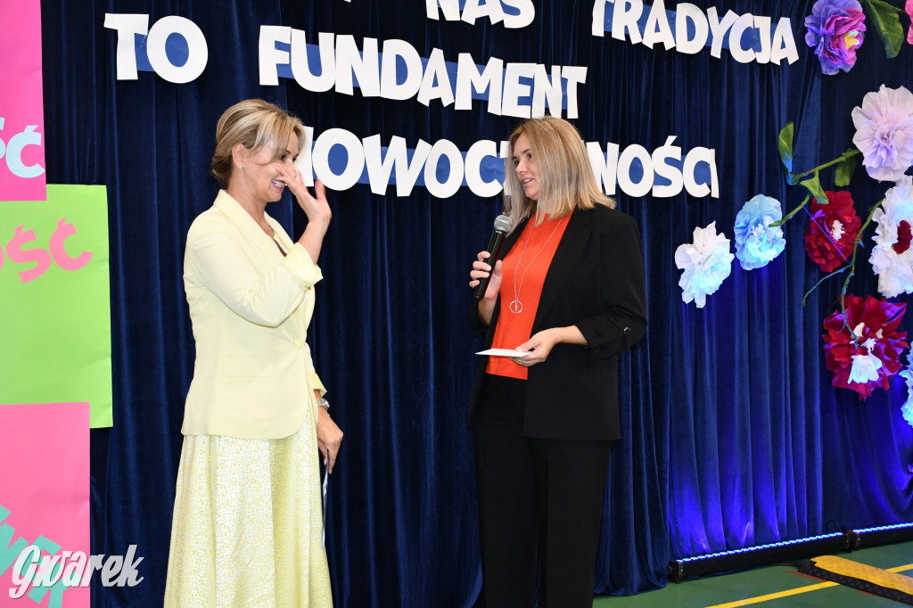 Repty Śląskie. Szkoła po przebudowie. Jak śląski dom