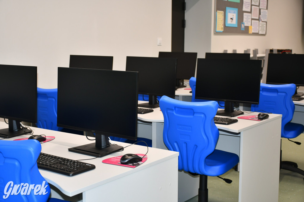 Repty Śląskie. Szkoła po przebudowie. Jak śląski dom