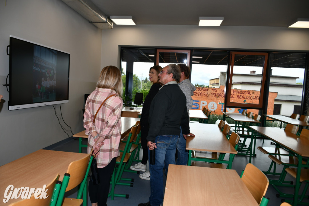 Repty Śląskie. Szkoła po przebudowie. Jak śląski dom