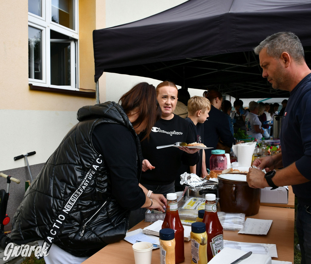Repty Śląskie. Szkoła po przebudowie. Jak śląski dom