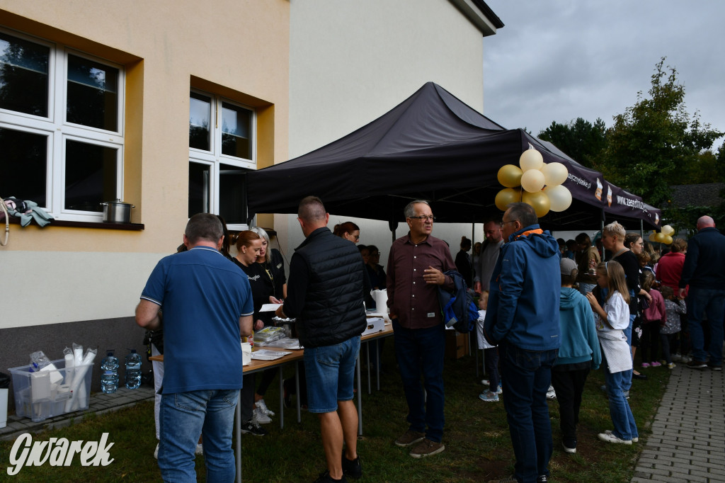 Repty Śląskie. Szkoła po przebudowie. Jak śląski dom