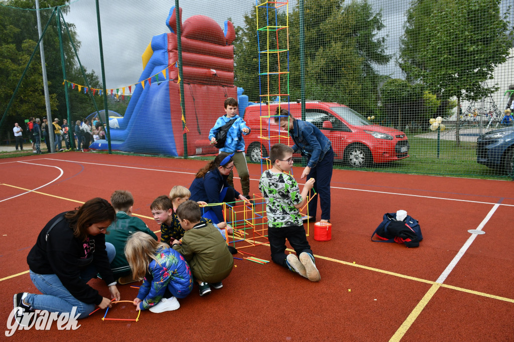 Repty Śląskie. Szkoła po przebudowie. Jak śląski dom