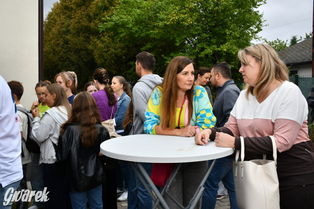 Repty Śląskie. Szkoła po przebudowie. Jak śląski dom