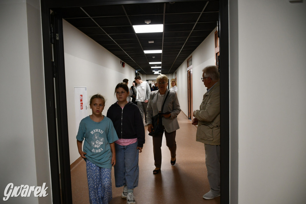 Repty Śląskie. Szkoła po przebudowie. Jak śląski dom