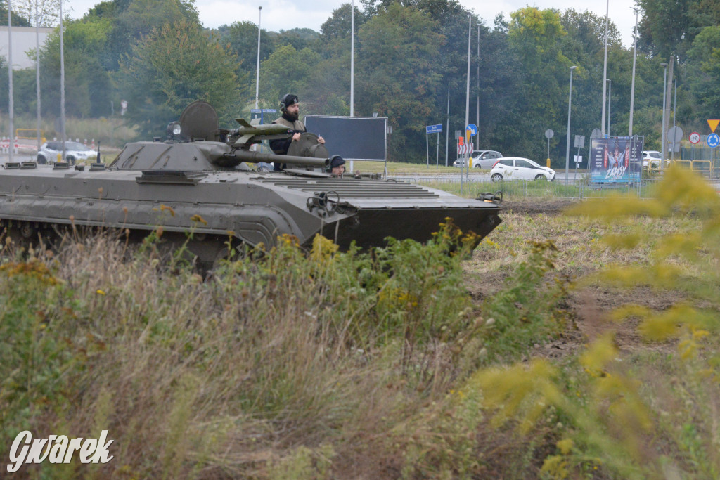 Tarnogórski Piknik Militarny z czołgiem Twardy