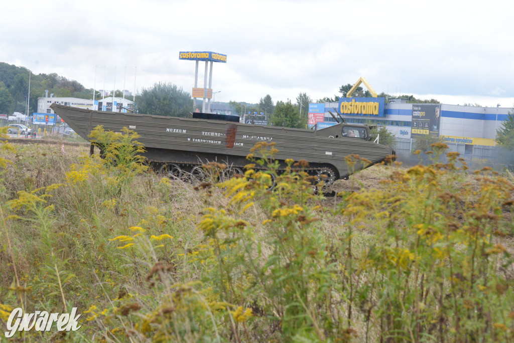 Tarnogórski Piknik Militarny z czołgiem Twardy