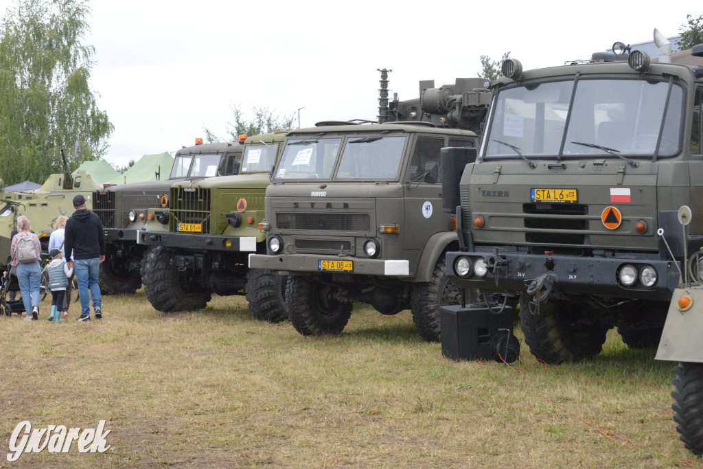 Tarnogórski Piknik Militarny z czołgiem Twardy