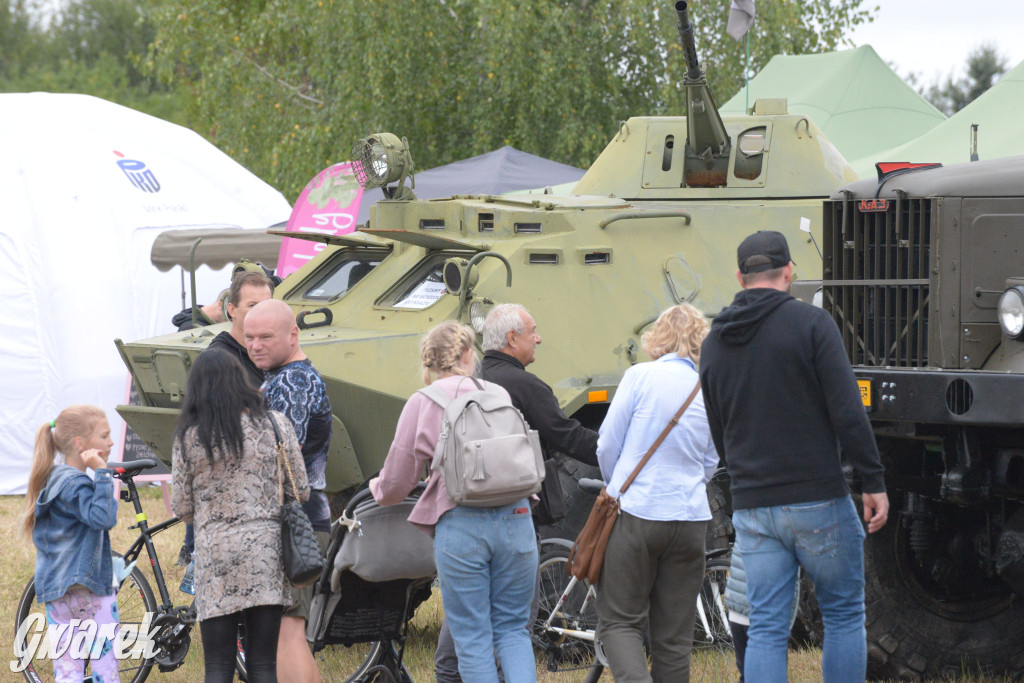 Tarnogórski Piknik Militarny z czołgiem Twardy