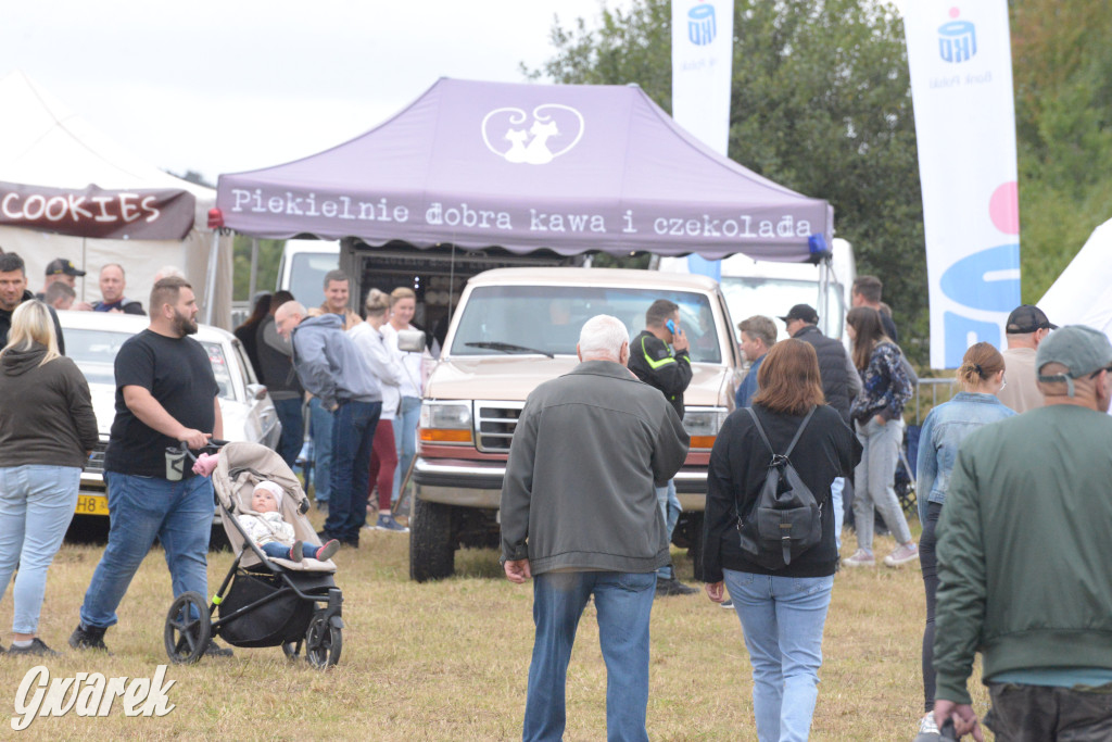 Tarnogórski Piknik Militarny z czołgiem Twardy