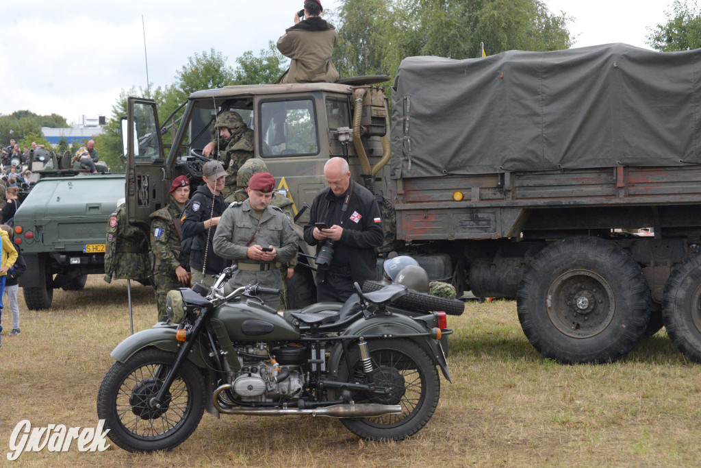 Tarnogórski Piknik Militarny z czołgiem Twardy