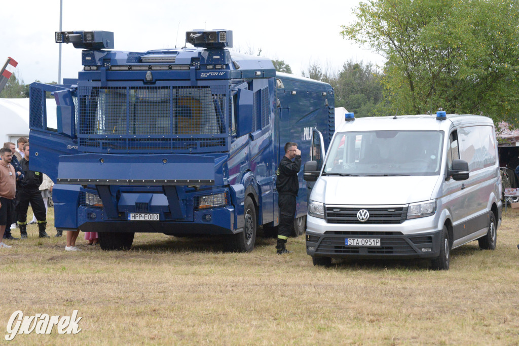 Tarnogórski Piknik Militarny z czołgiem Twardy