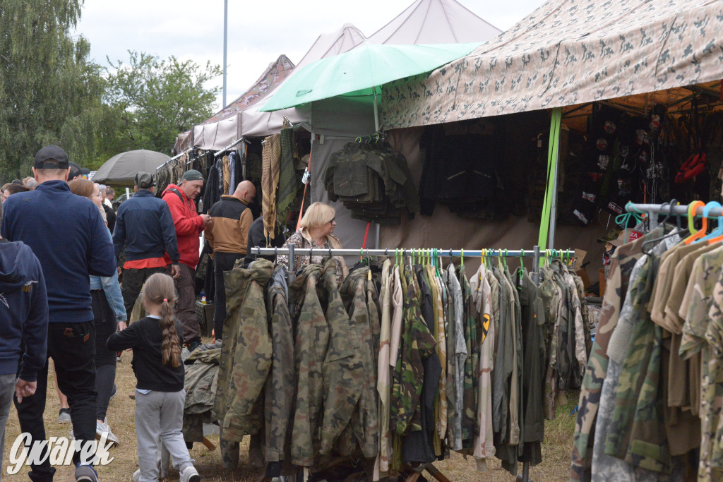 Tarnogórski Piknik Militarny z czołgiem Twardy